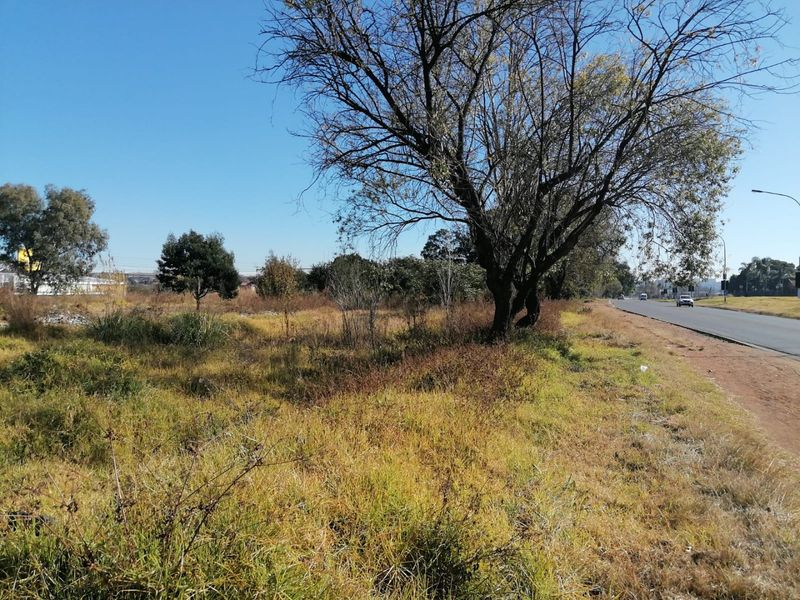 2000 SQUARE METERS MIXED USED REZONED VACANT LAND BUSINESS PROPERTY FOR RENTAL - Photo 4