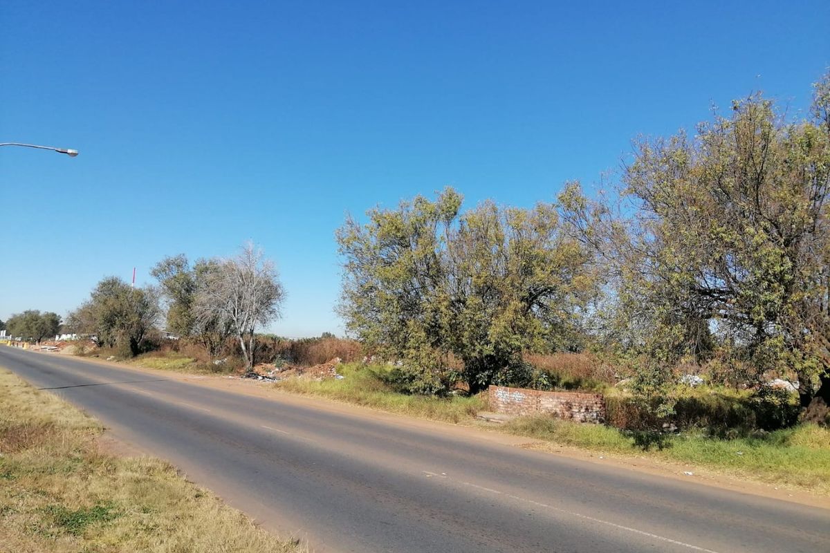 4500 SQUARE METERS MIXED USED REZONED VACANT LAND BUSINESS PROPERTY FOR RENTAL - Photo 3