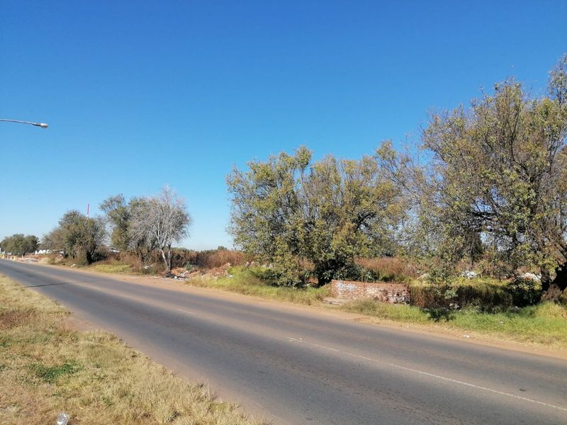 4500 SQUARE METERS MIXED USED REZONED VACANT LAND BUSINESS PROPERTY FOR RENTAL - Photo 5