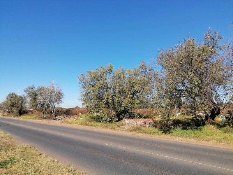 4500 SQUARE METERS MIXED USED REZONED VACANT LAND BUSINESS PROPERTY FOR RENTAL - Photo 1