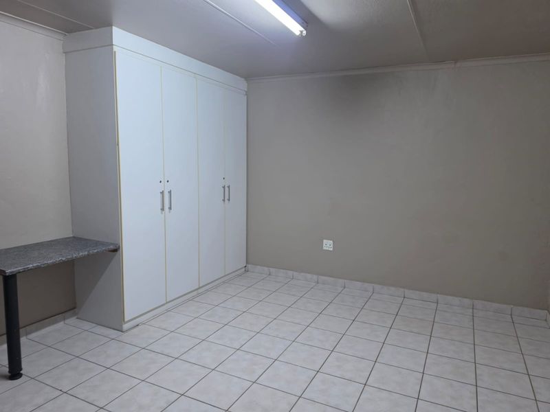 SPACIOUS 2 BEDROOM APARTMENT FOR RENTAL IN BENDOR POLOKWANE - Photo 5