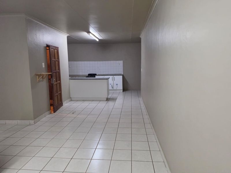 SPACIOUS 2 BEDROOM APARTMENT FOR RENTAL IN BENDOR POLOKWANE - Photo 1