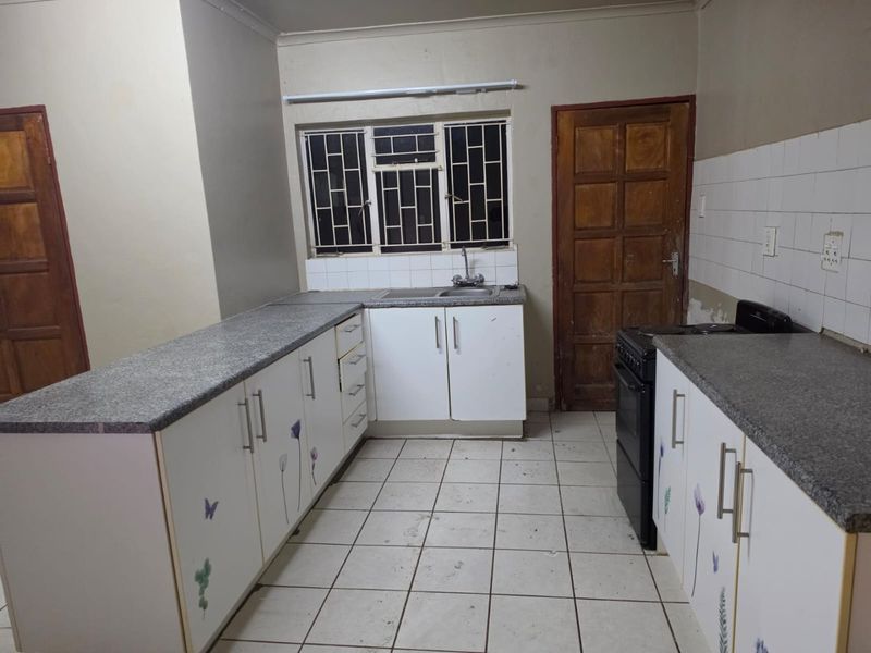 SPACIOUS 2 BEDROOM APARTMENT FOR RENTAL IN BENDOR POLOKWANE - Photo 7