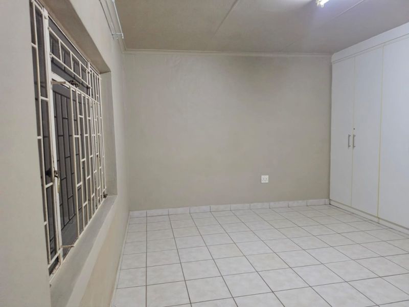 SPACIOUS 2 BEDROOM APARTMENT FOR RENTAL IN BENDOR POLOKWANE - Photo 6