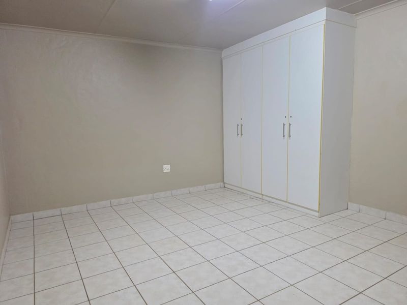 SPACIOUS 2 BEDROOM APARTMENT FOR RENTAL IN BENDOR POLOKWANE - Photo 2
