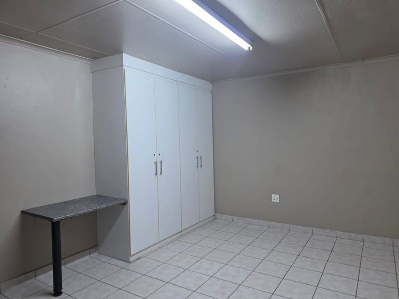 SPACIOUS 2 BEDROOM APARTMENT FOR RENTAL IN BENDOR POLOKWANE - Photo 10