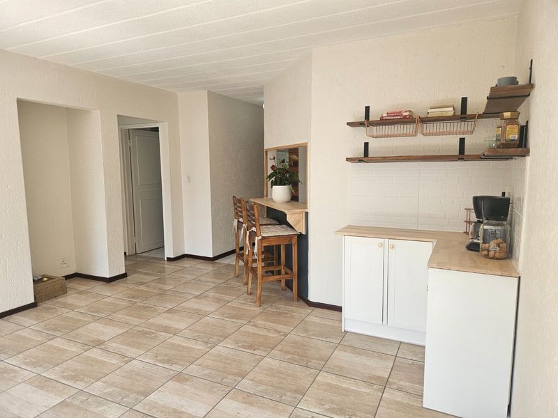 Stylish Newly Renovated 2-Bedroom Unit!!! - Photo 7