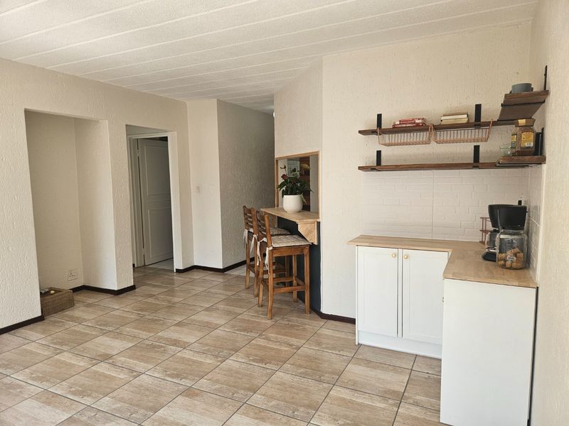 Stylish Newly Renovated 2-Bedroom Unit!!! - Photo 8