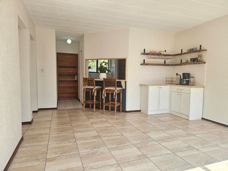 Stylish Newly Renovated 2-Bedroom Unit!!! - Photo 2