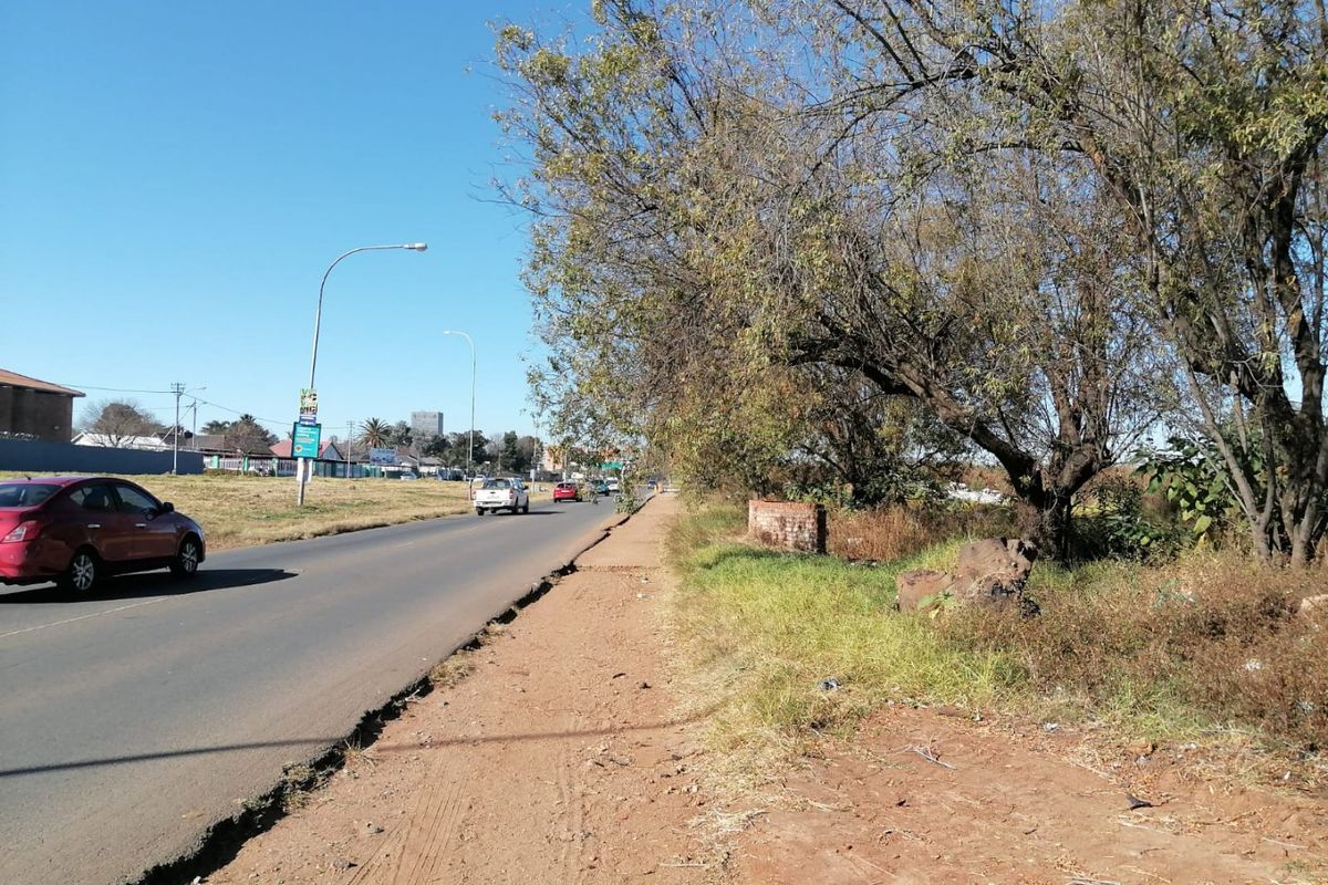 5500 SQUARE METERS MIXED USED REZONED VACANT LAND BUSINESS PROPERTY FOR RENTAL - Photo 5