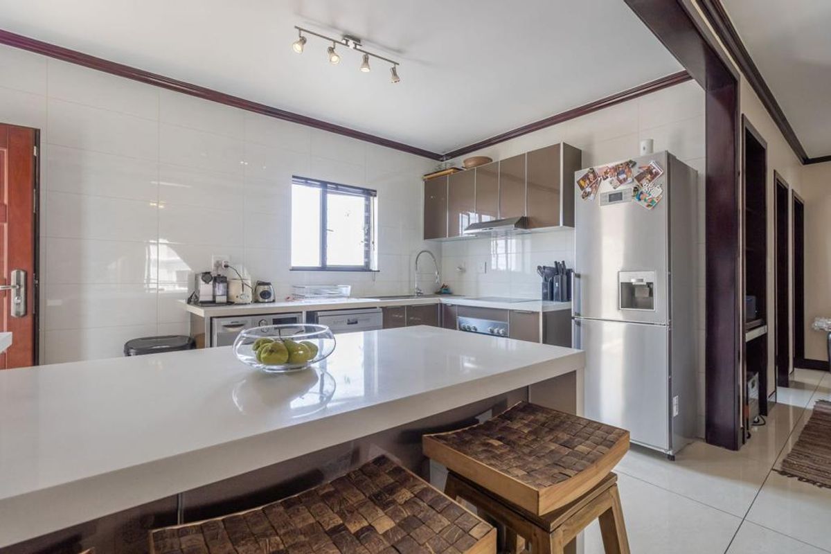 Modern 3 bedroom apartment in Fourways. - Photo 5