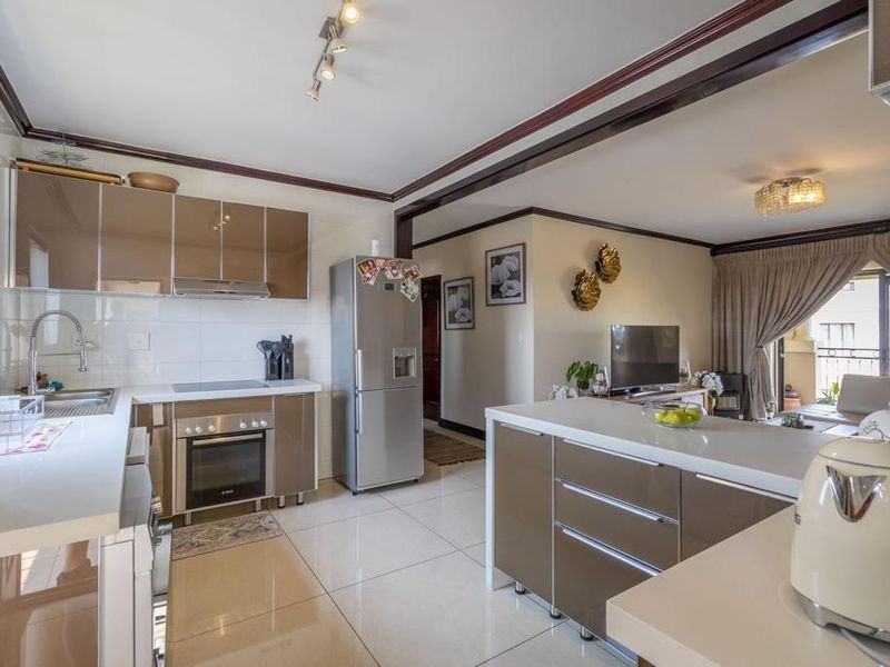 Modern 3 bedroom apartment in Fourways. - Photo 3
