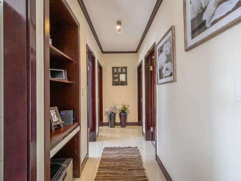 Modern 3 bedroom apartment in Fourways. - Photo 10