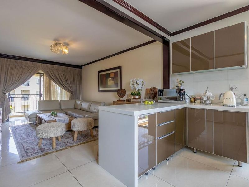 Modern 3 bedroom apartment in Fourways. - Photo 6