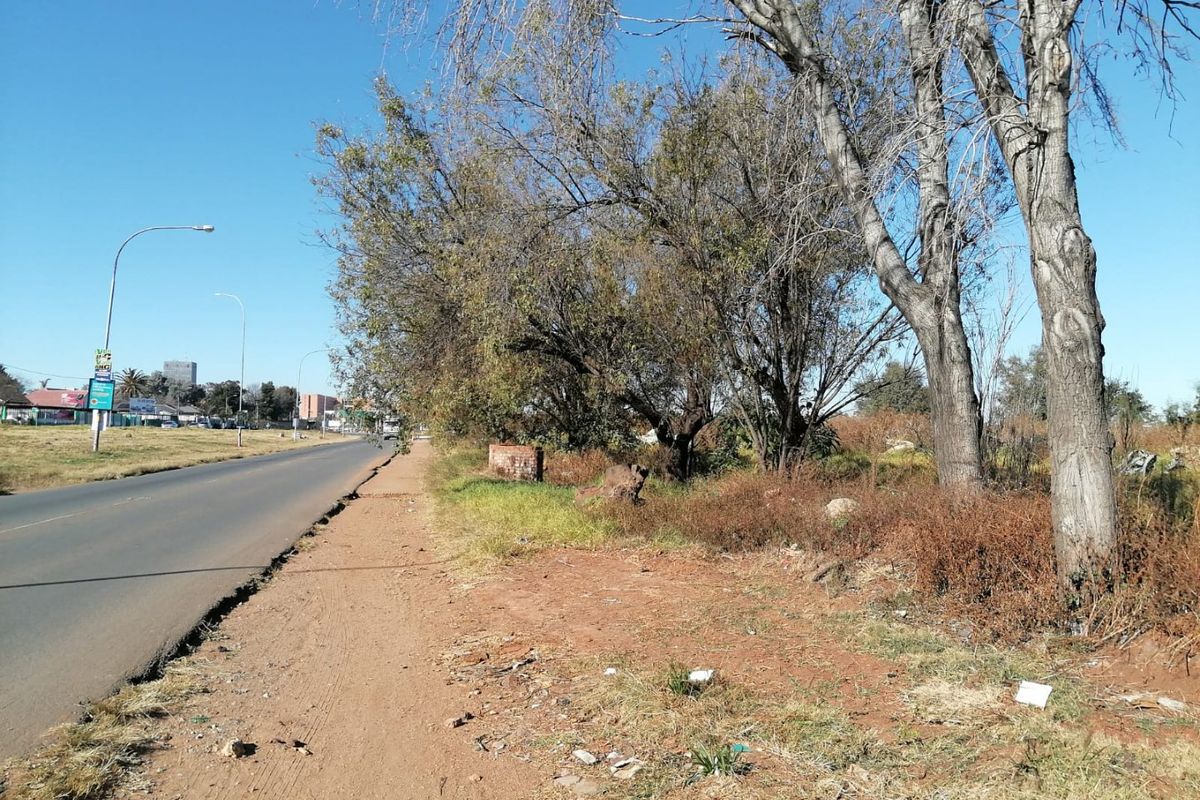 7000 SQUARE METERS MIXED USED REZONED VACANT LAND BUSINESS PROPERTY FOR RENTAL - Photo 2