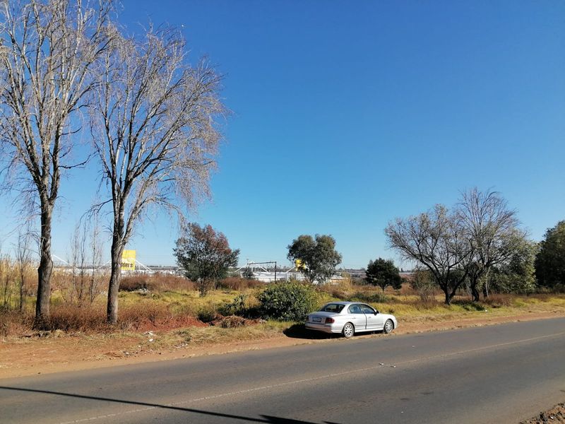 8000 SQUARE METERS MIXED USED REZONED VACANT LAND BUSINESS PROPERTY FOR RENTAL - Photo 3