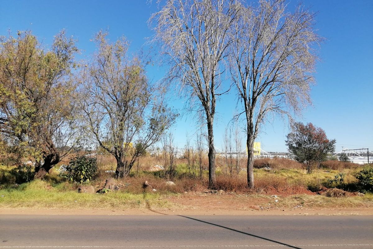 10000 SQUARE METERS MIXED USED REZONED VACANT LAND BUSINESS PROPERTY FOR RENTAL - Photo 4