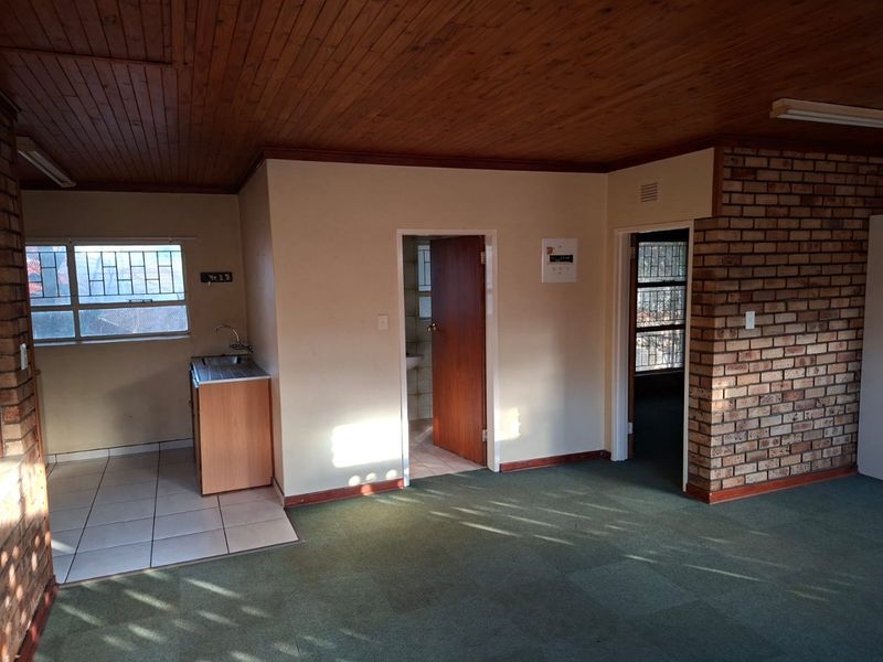 Charming Flamwood flat with fibre and secure parking - Photo 7