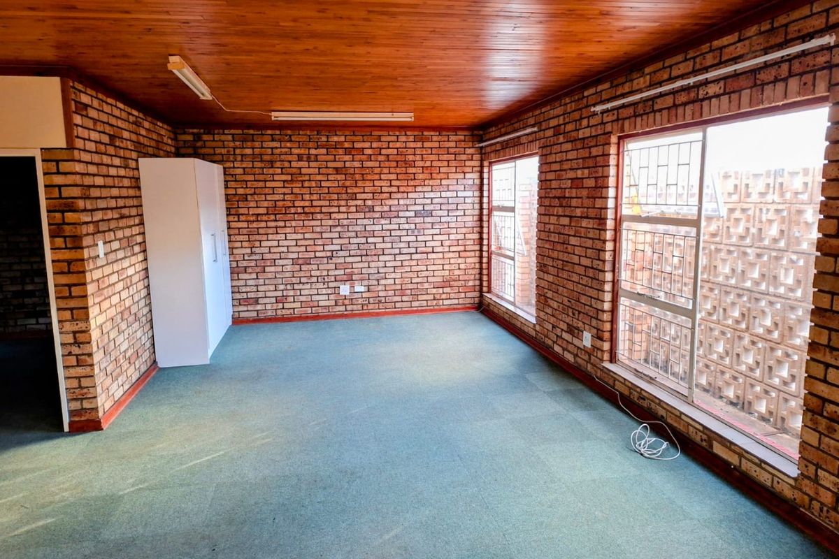 Charming Flamwood flat with fibre and secure parking - Photo 5