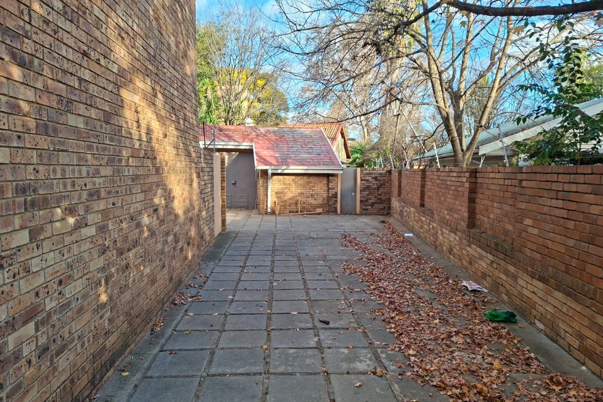 Charming Flamwood flat with fibre and secure parking - Photo 2