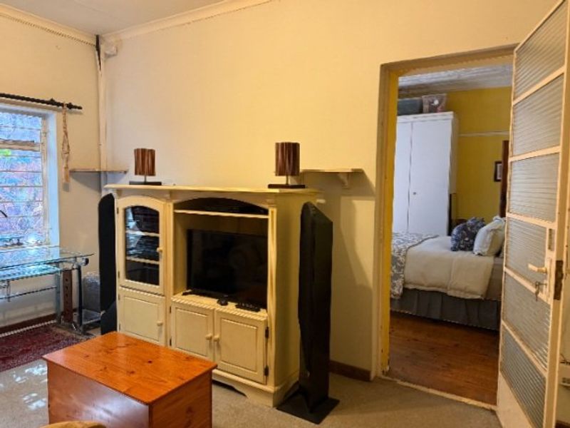 3 BED HOME IN KENSINGTON - PRICED TO SELL- NO TRANSFER DUTY - Photo 3