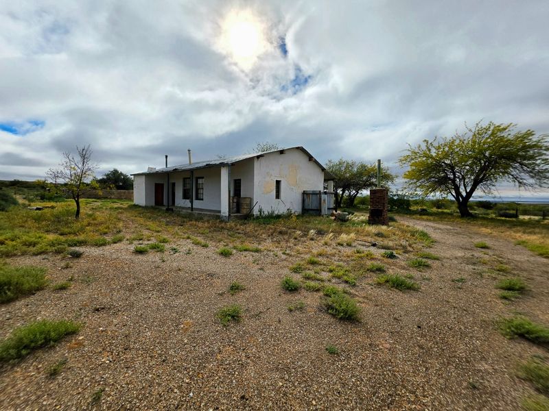 Expansive Karoo Livestock Farm for Sale Near Van Wyksvlei, Northern Cape - Photo 2