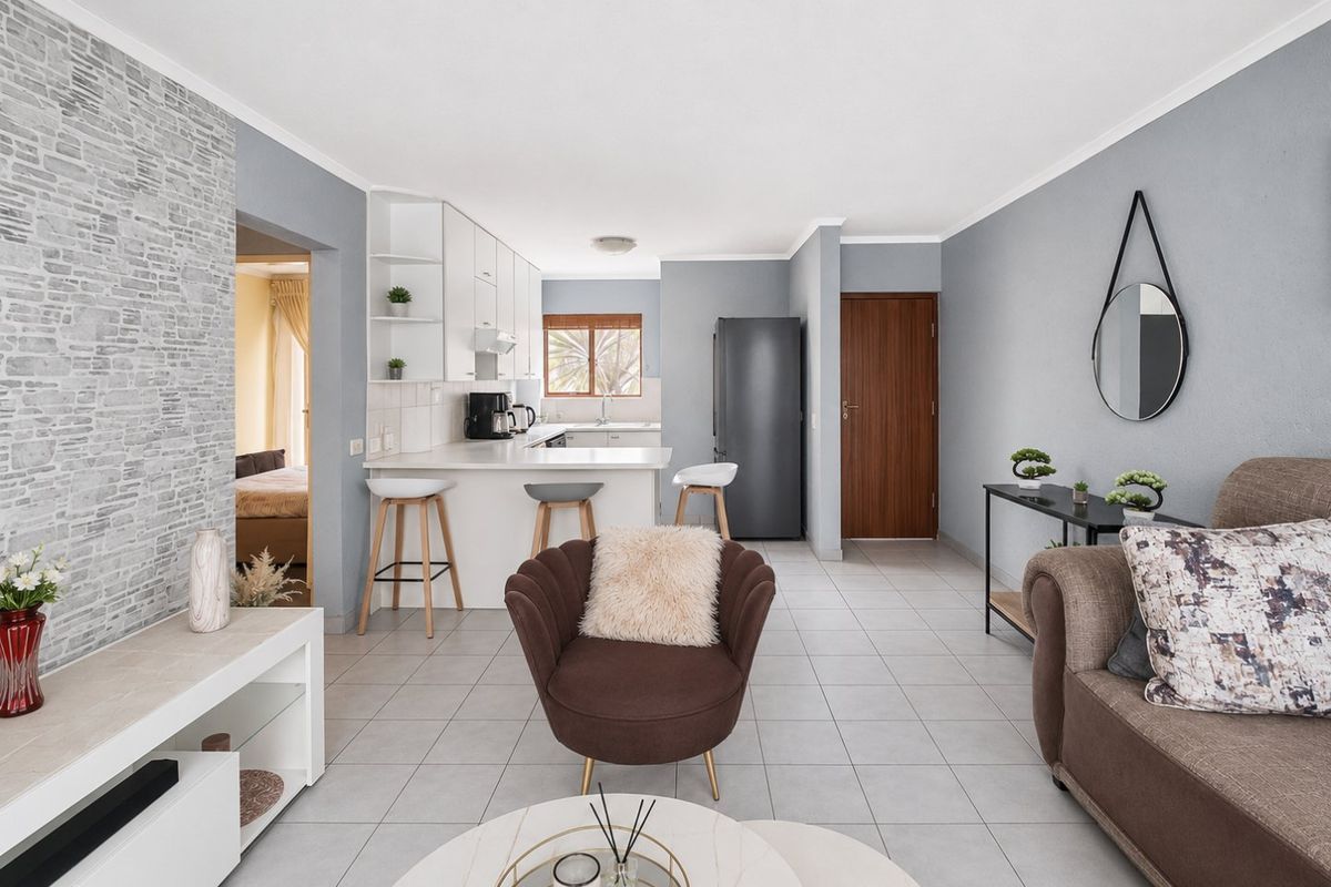 Secure Marais Steyn Park flat with views! - Photo 4