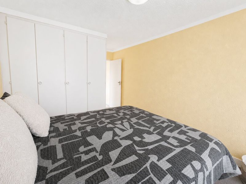 Secure Marais Steyn Park flat with views! - Photo 10