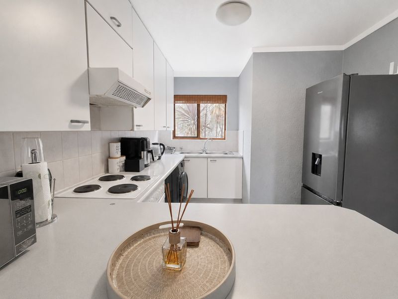 Secure Marais Steyn Park flat with views! - Photo 3