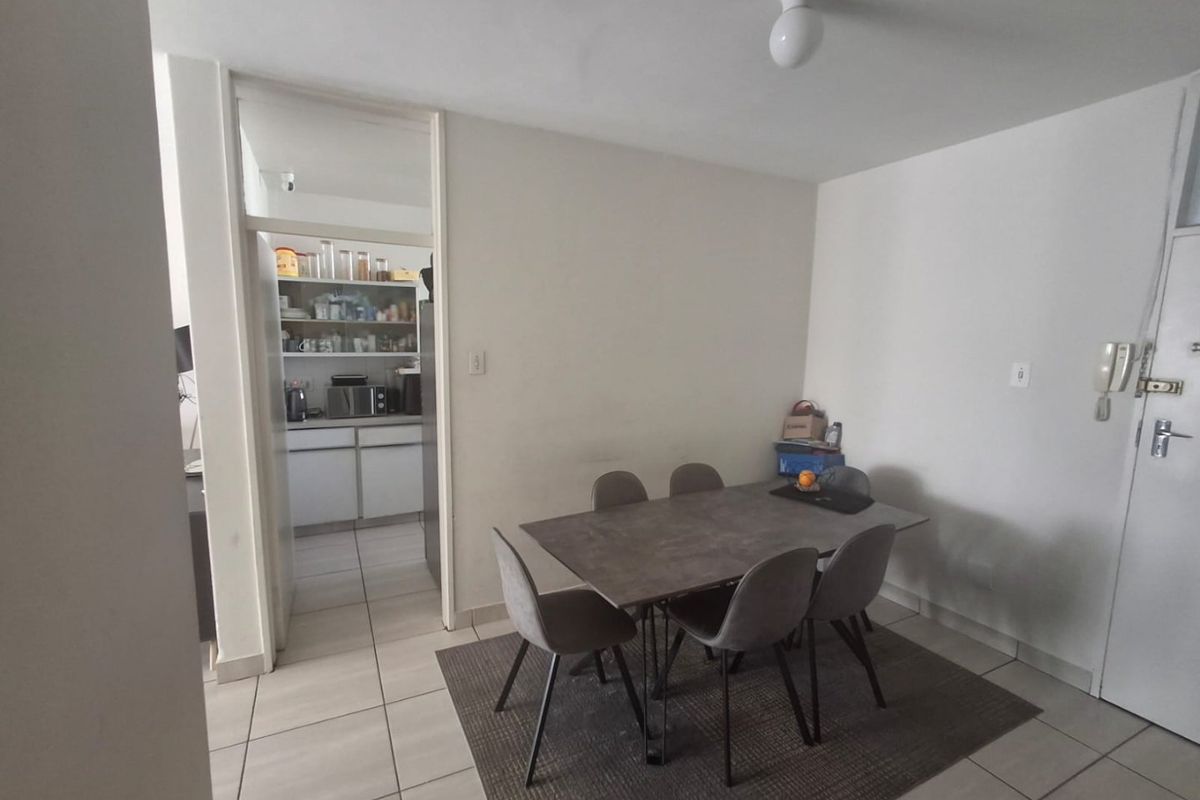 Well maintained unit - a great find in Bedford Gardens. - Photo 4