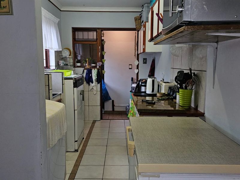 INCOME-GENERATING PROPERTY WITH MULTIPLE RENTAL OPPORTUNITIES! - Photo 4