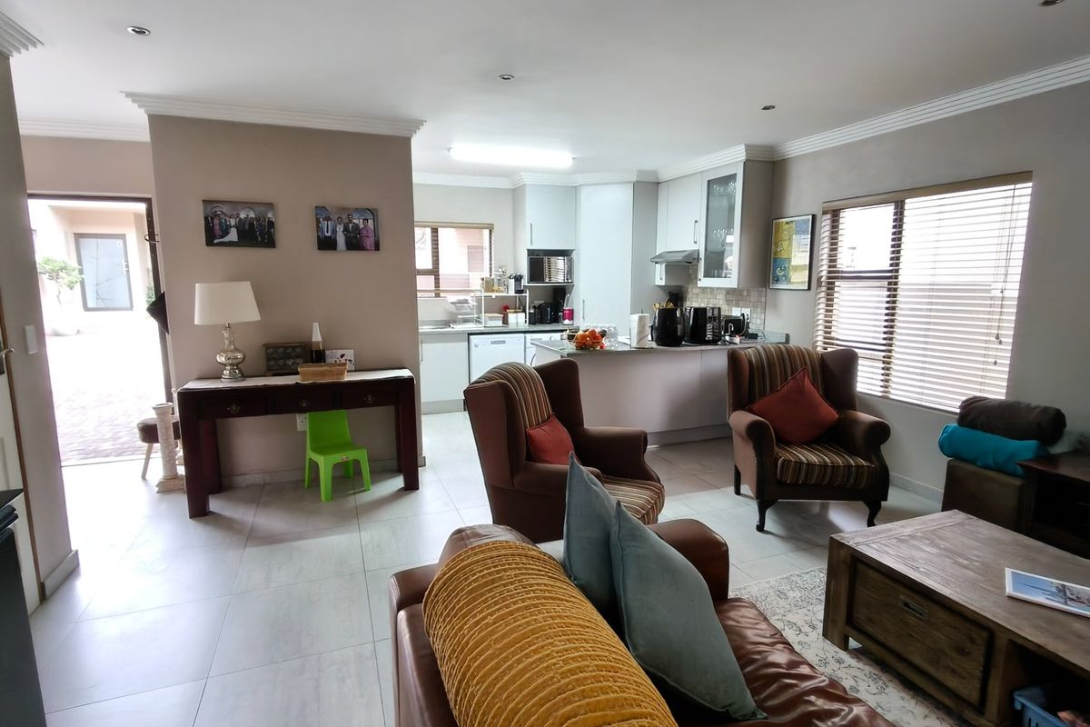 Modern Townhouse in Monument Krugersdorp - Photo 5