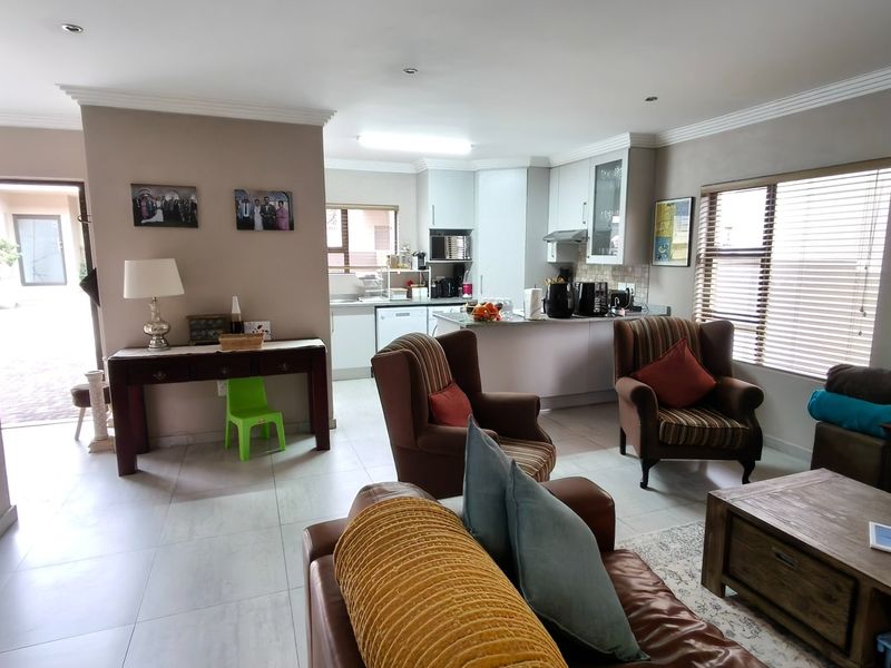 Modern Townhouse in Monument Krugersdorp - Photo 5