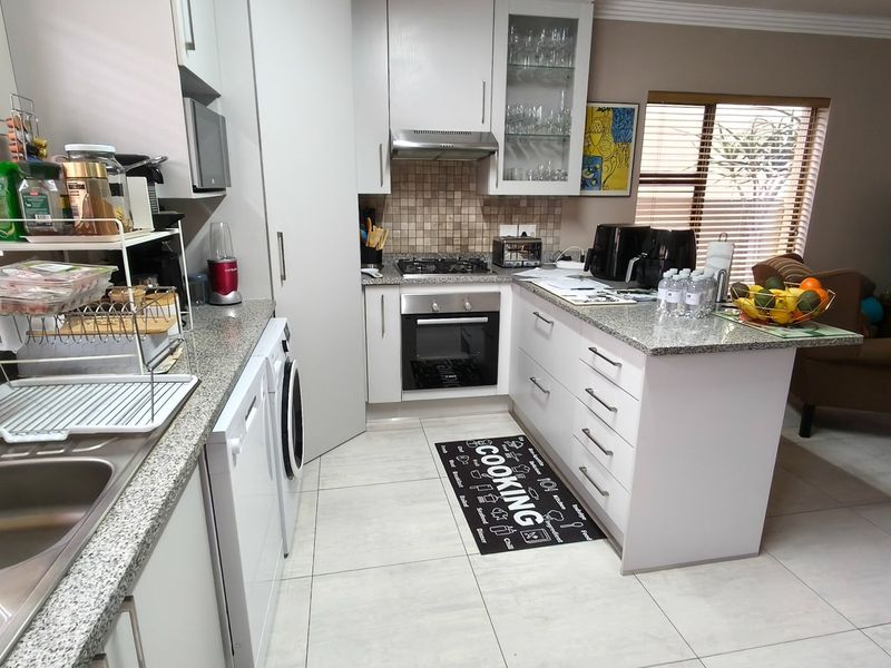 Modern Townhouse in Monument Krugersdorp - Photo 7