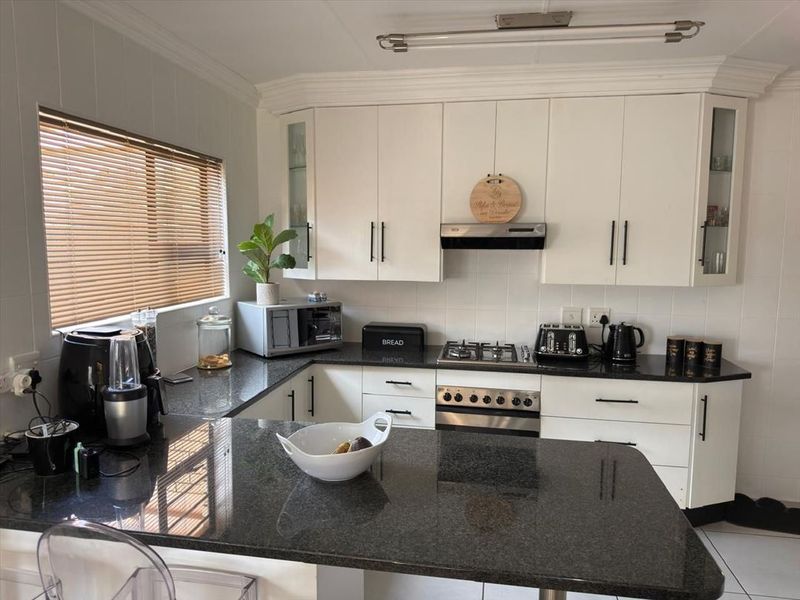 Modern Comfort Meets Everyday Convenience - Photo 3