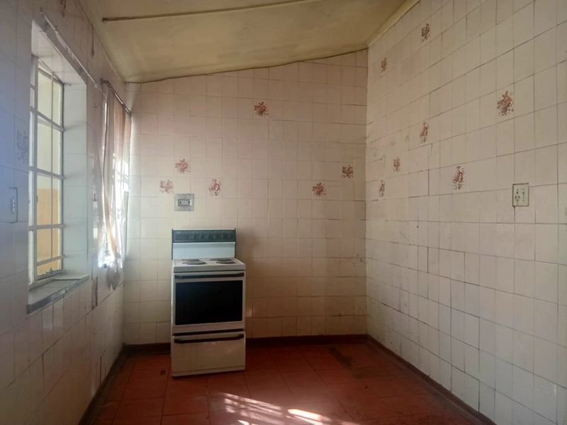 2 BEDROOM 1 BATHROOM HOUSE FOR SALE IN BENONI CENTRAL - Photo 2