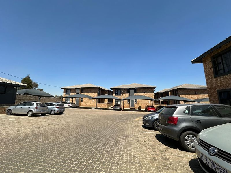 2 Bedroom and 1 Bathroom available for you to buy Call us now!! - Photo 8