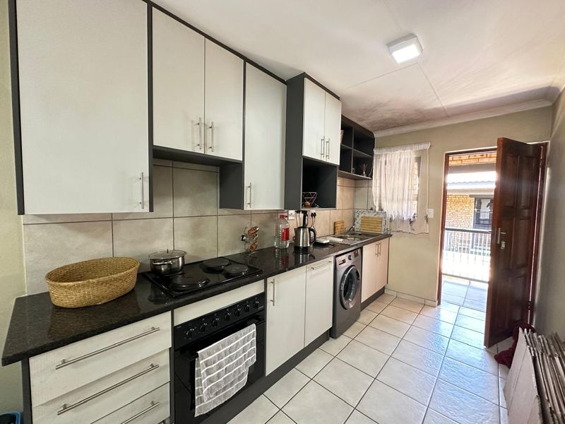 2 Bedroom and 1 Bathroom available for you to buy Call us now!! - Photo 1
