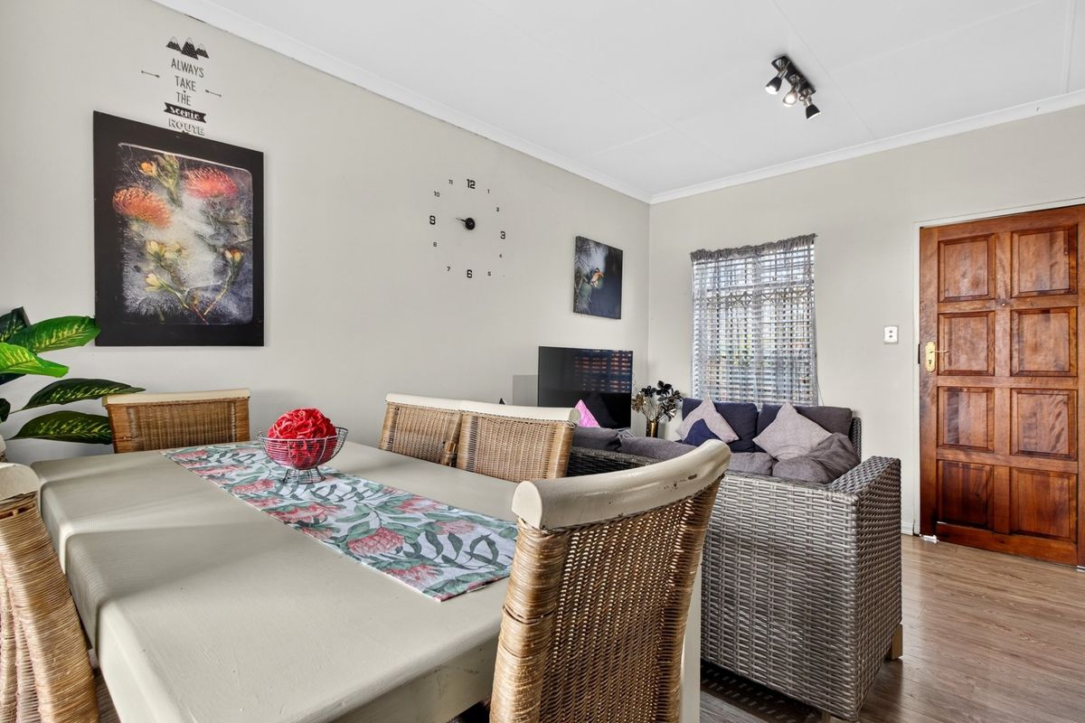 Modern 2-Bedroom Apartment in Equestria Security Estate  - Photo 5