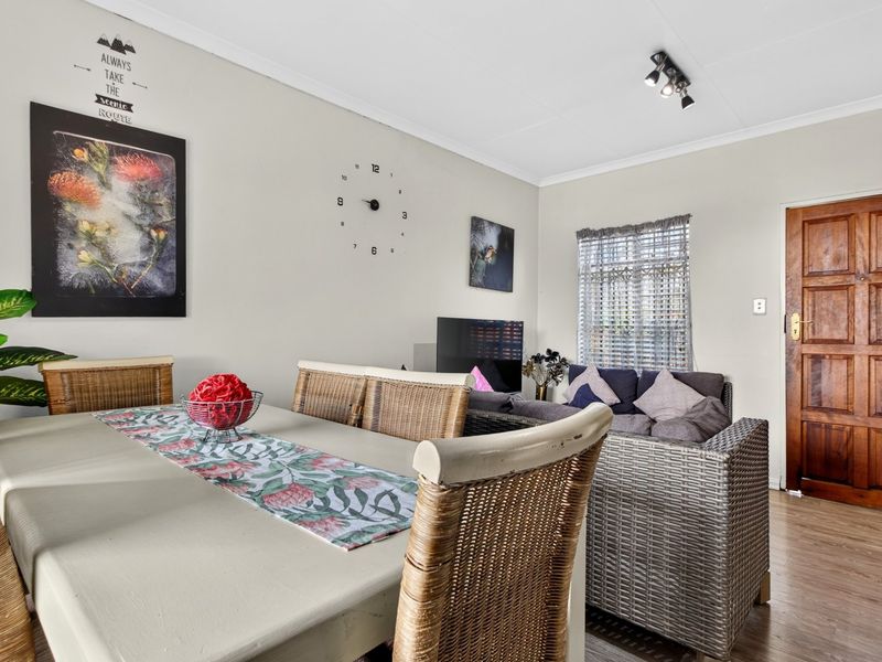Modern 2-Bedroom Apartment in Equestria Security Estate  - Photo 5
