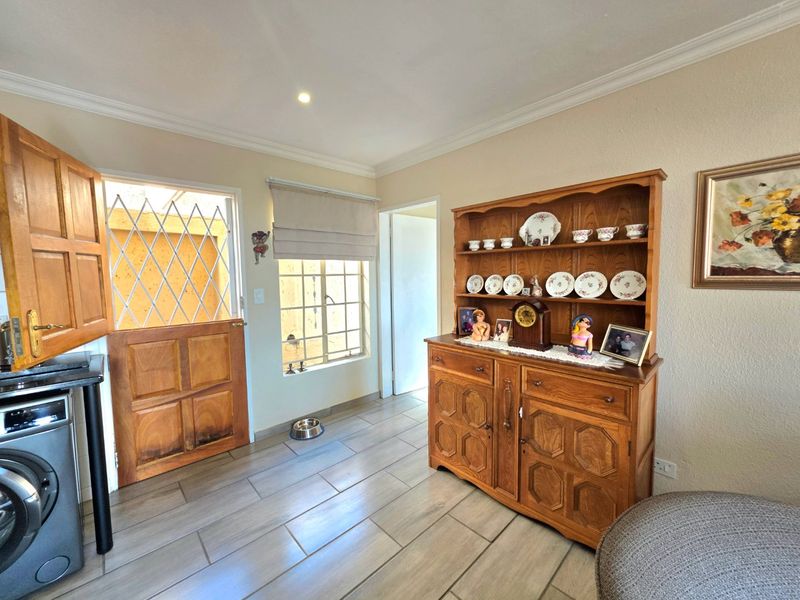 Move-In Ready Duplex with Scenic Views in a Sought-After Security Complex - Photo 7