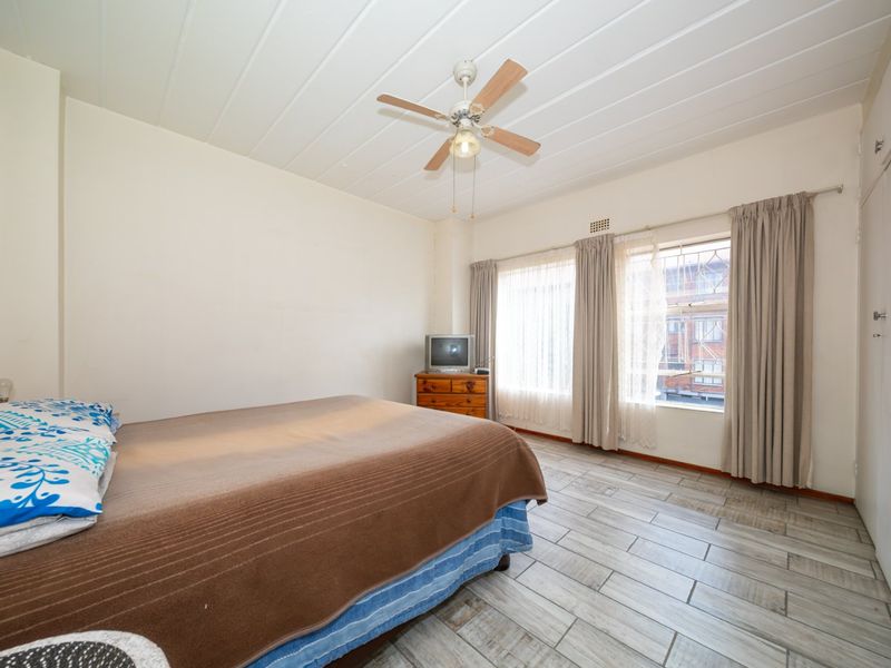 Spacious lock up and go apartment - Photo 10