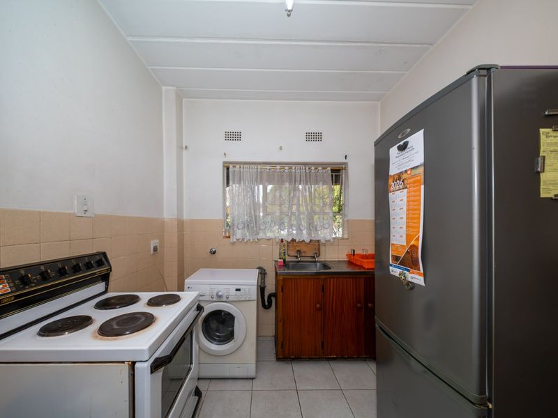 Spacious lock up and go apartment - Photo 9