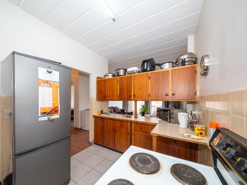Spacious lock up and go apartment - Photo 8