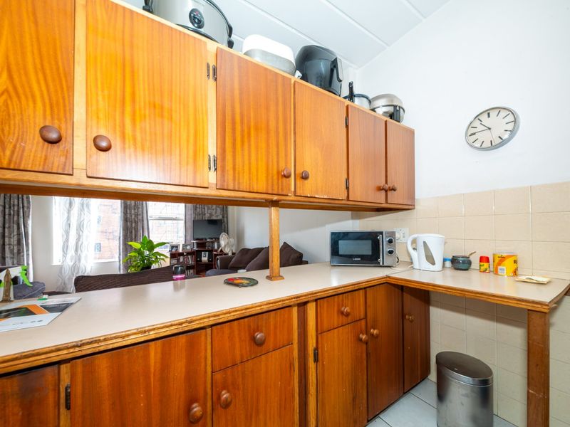 Spacious lock up and go apartment - Photo 7
