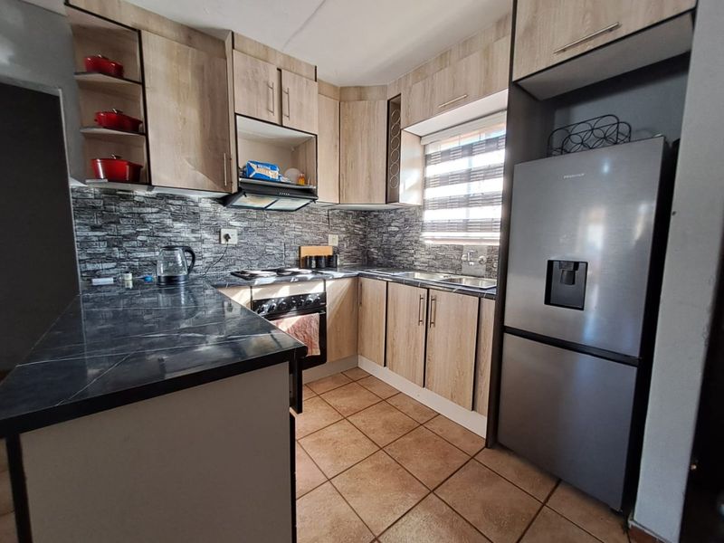 2 Bedroom Gem in Esangweni - Photo 4