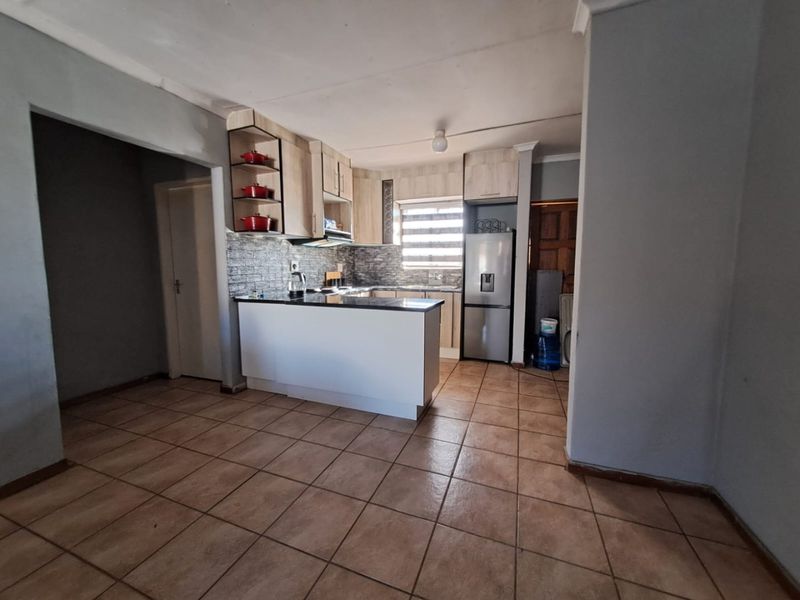 2 Bedroom Gem in Esangweni - Photo 2