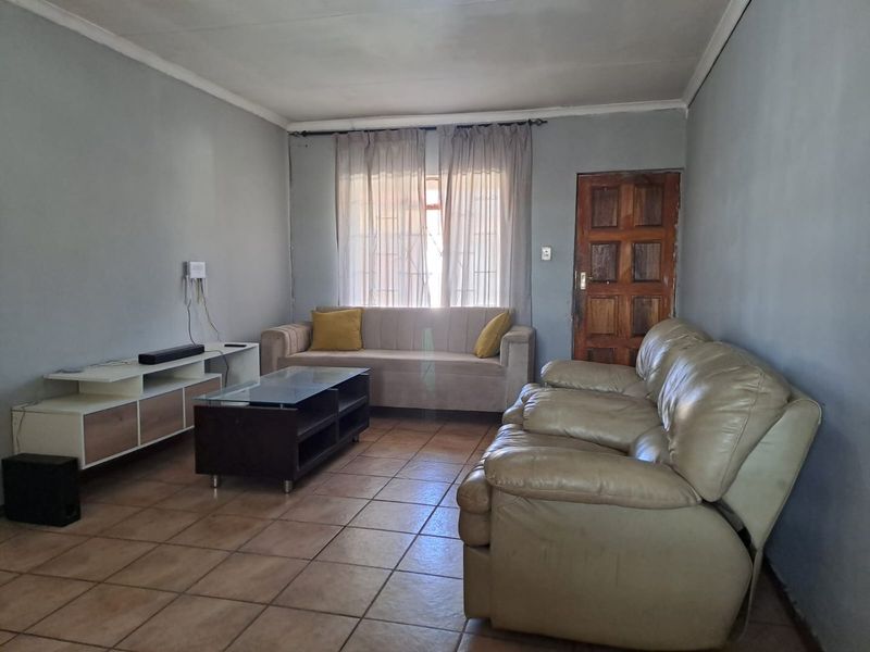 2 Bedroom Gem in Esangweni - Photo 10