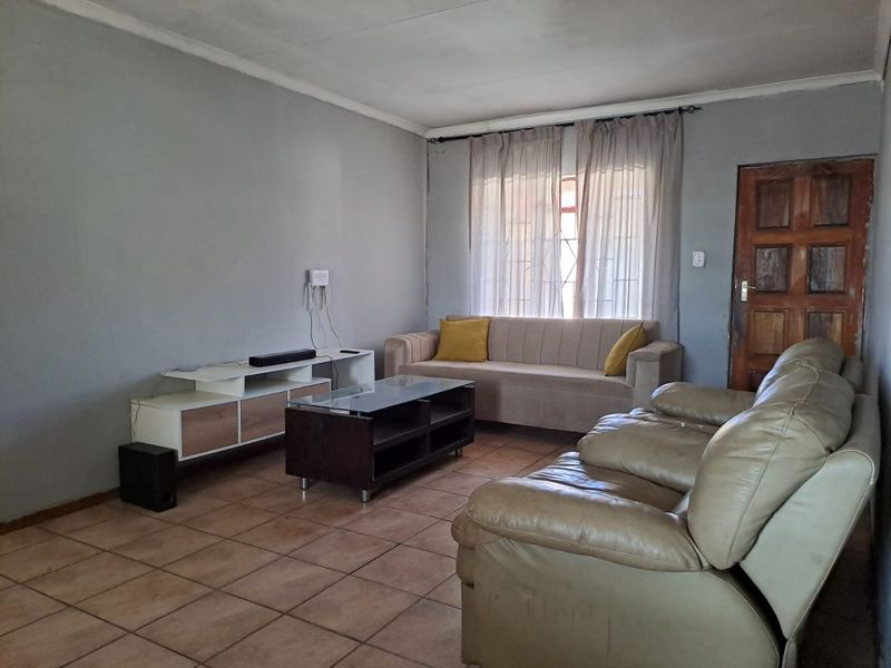 2 Bedroom Gem in Esangweni - Photo 9