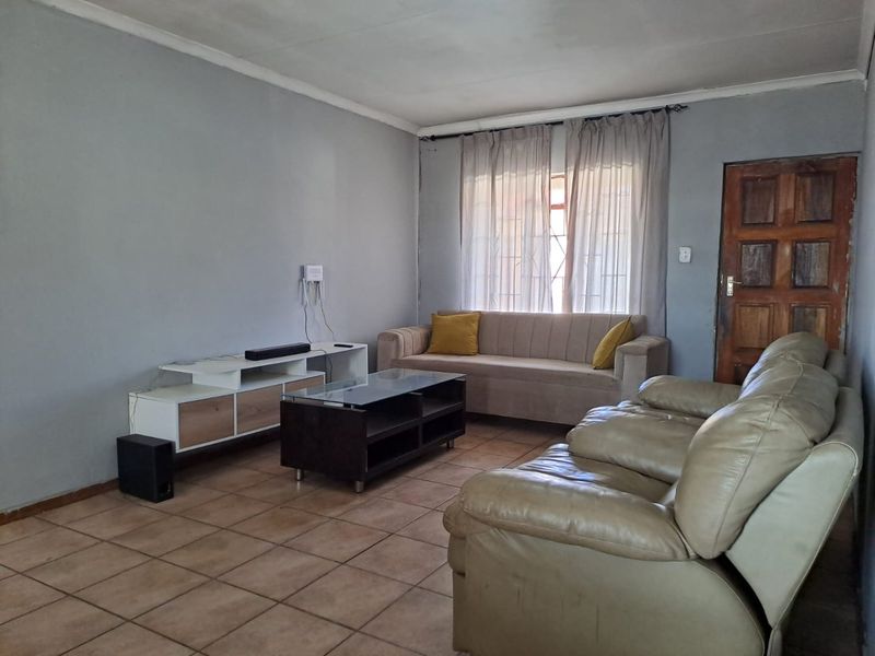 2 Bedroom Gem in Esangweni - Photo 8